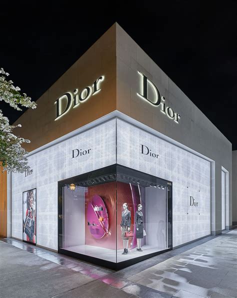 where are dior stores located.